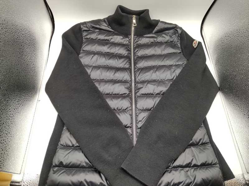 モンクレール買取　ダウンニット